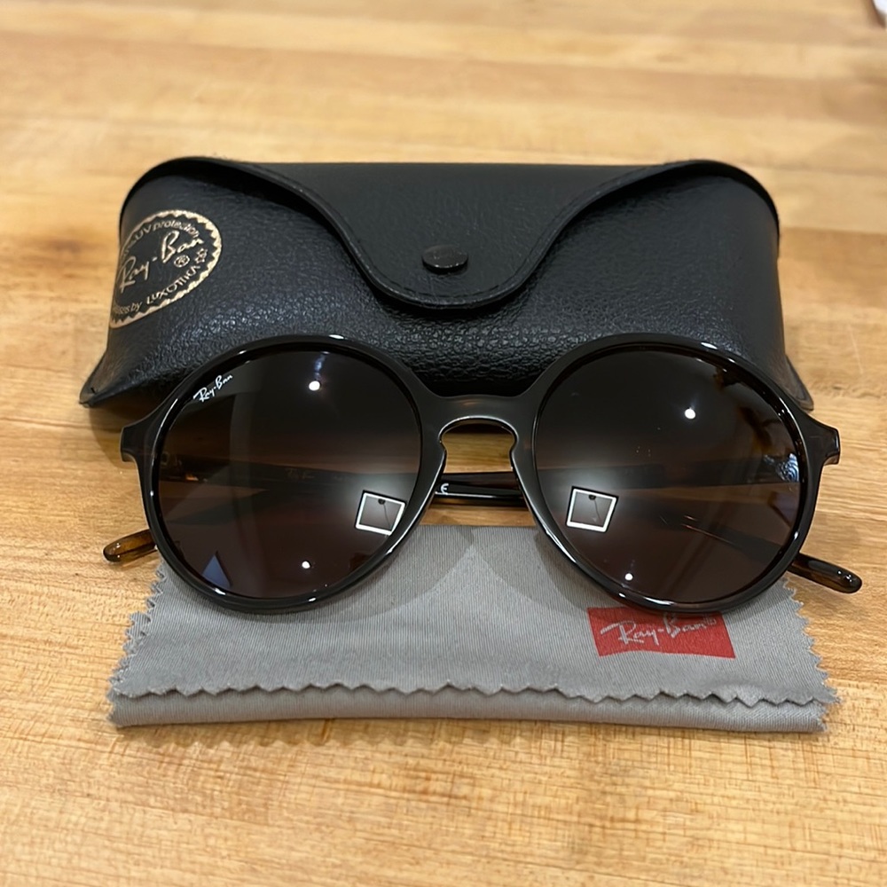 Ray-Ban - RB 4304 Sunglasses